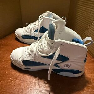 Kids Nike Jordan Size 1Y DZ5578-101 Blue And‎ White